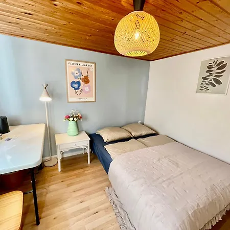 Hébergement de vacances 5 Minute Walk To Lego House - Perfect Location - Studio With Private Entrance - Garden On Site